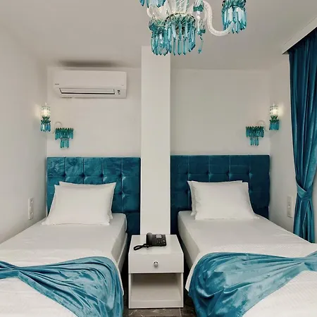 Yazar Lara Antalya